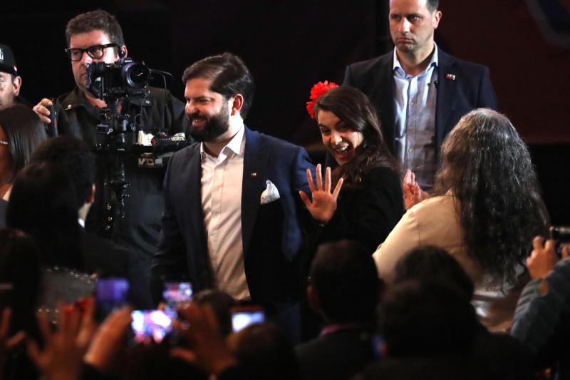 Presidente Boric y su nueva pareja - Aton