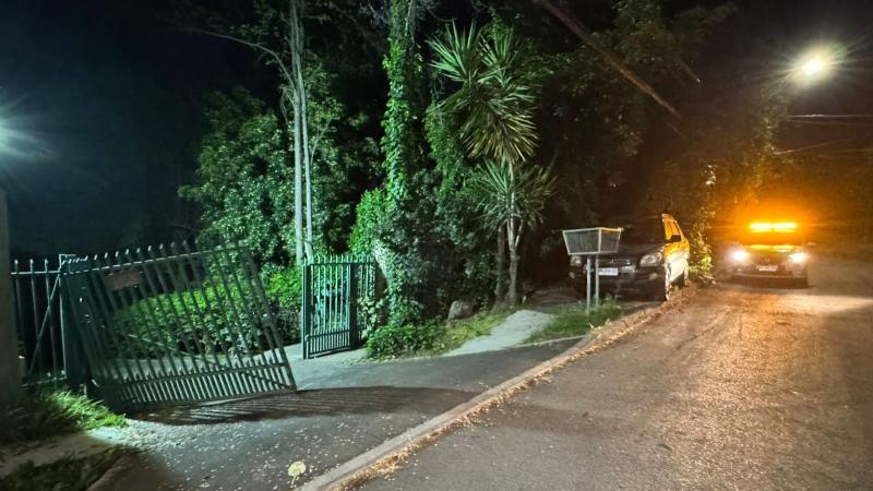 Aton - Violento asalto a adultos mayores de origen británico en su casa en La Reina