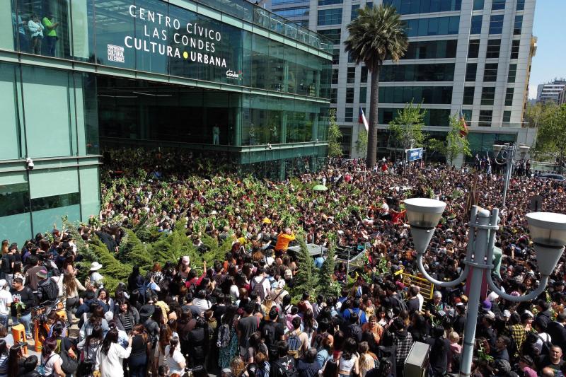 Aton - "Día del Tulipán" en Las Condes