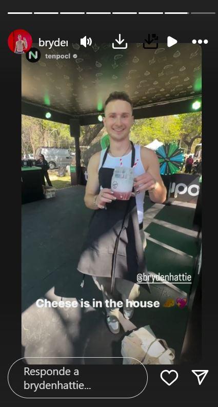 Instagram - Bryden Hattie, clavadista canadiense, en fonda del Parque O'Higgins