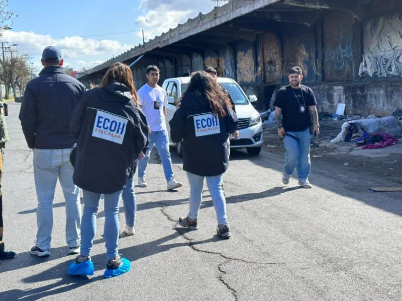 Hallan cuerpo de hombre maniatado en Estación Central: Tenía heridas cortopunzantes a nivel cervical