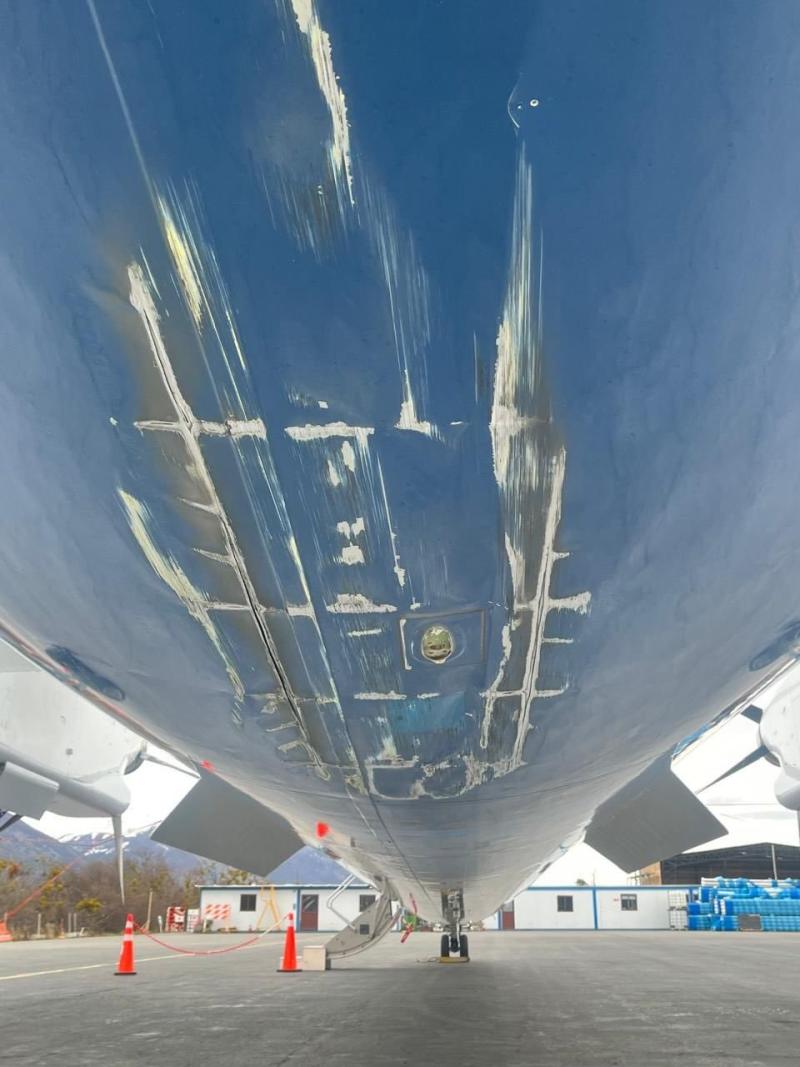 'X' @cesar_quezada - Daños de avión en aterrizaje en Puerto Williams