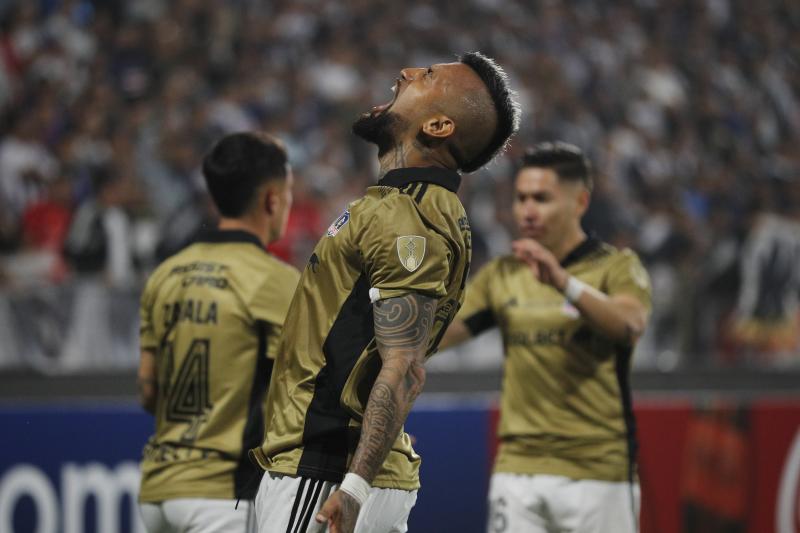 Arturo Vidal y su arenga para los hinchas de Colo Colo - Créditos: Photosport