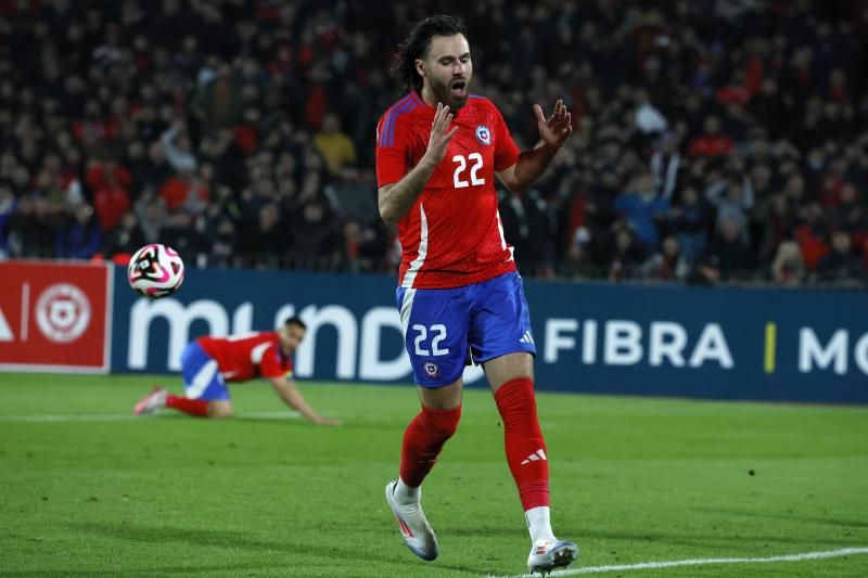 El DT de la Roja habló sobre Ben Brereton - Crédito: Photosport