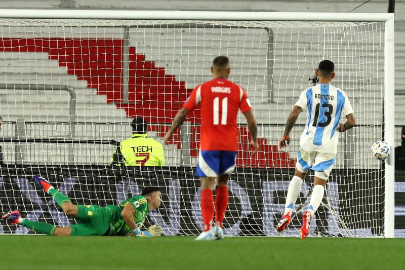 Palo de Matías Catalán en Chile. Crédito: Photosport.