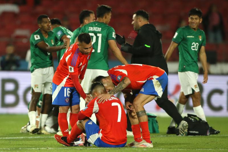 Vicente Pizarro se lesionó enfrentando a Bolivia - Créditos: Photosport
