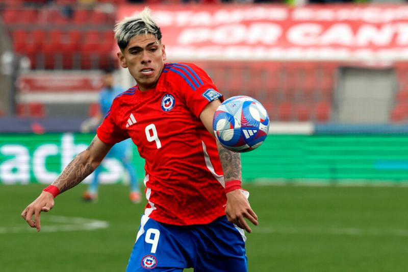 Arturo Vidal se la juega por Carlos Palacios para La Roja - Créditos: Photosport