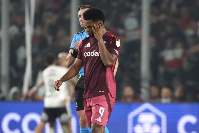 Hinchas de Colo Colo pedían la expulsión de Miguel Borja - Créditos: Photosport