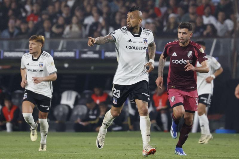 Arturo Vidal fue la figura de Colo Colo frente a River Plate - Créditos: Photosport