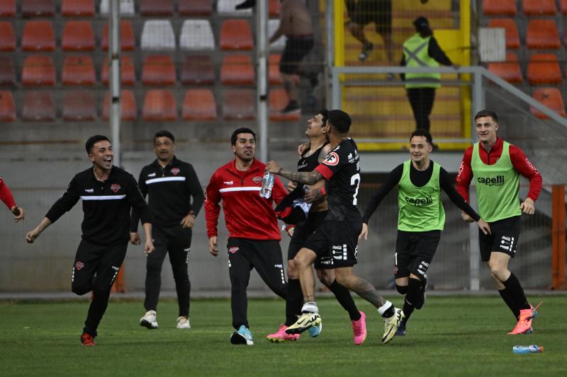 Gol de Patricio Rubio. Crédito: Photosport.