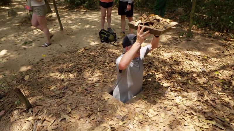 Canal 13 - Siempre hay un chileno de Marcelo Kiwi comenzó nueva temporada con capítulo en Vitnam