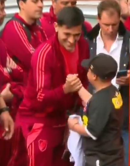 El gesto de Pablo Solari - Crédito: TNT Sports