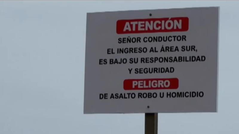 Ordenan retirar cartel en playa de Iquique - T13