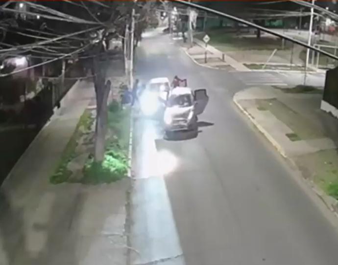 Mujer es víctima de violenta encerrona en Macul: es la tercera de la noche