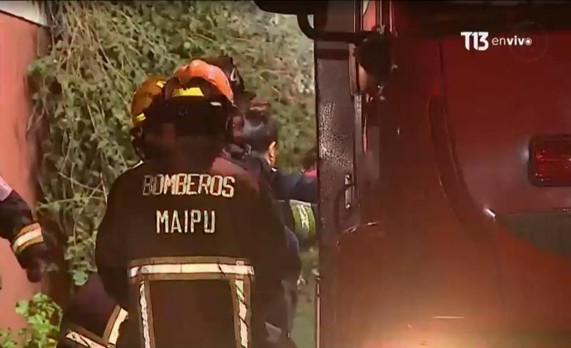 Sería una persona con movilidad reducida: Incendio dejó un fallecido en Maipú