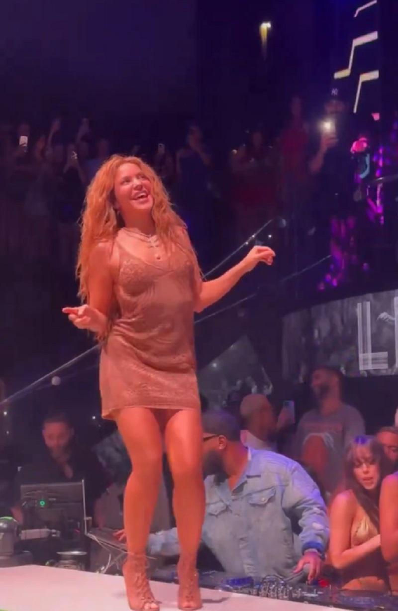 X - Shakira bailando en discoteca de Miami