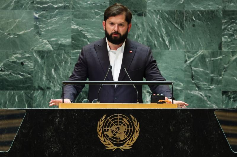 Boric anuncia proyecto para condonar deuda universitaria de miles de estudiantes