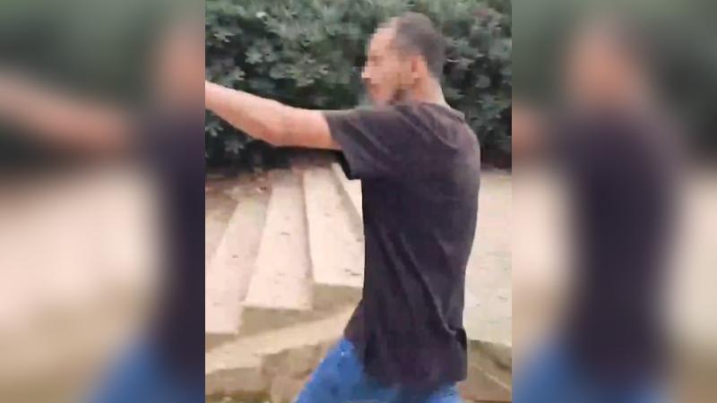 @BCNmetropoli - Hombre abofeteó a una bebé que paseaba con su familia en Barcelona