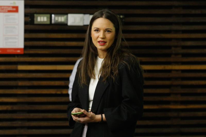 "Desmiento rotundamente la insinuación...": Irina Karamanos aclara vínculo con fundación ProCultura