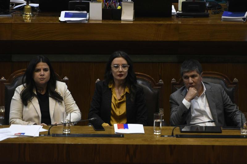 Agencia Uno - Las ministras Antonia Orellana y Camila Vallejo y el exsubsecretario del Interior, Manuel Monsalve