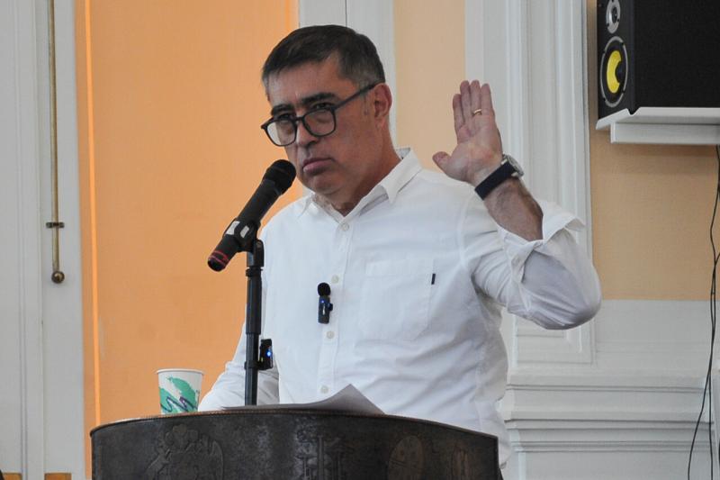 Desbordes advierte “tremenda intervención” del Gobierno en la administración de Hassler: “Le voy a cobrar el mismo apoyo al presidente”