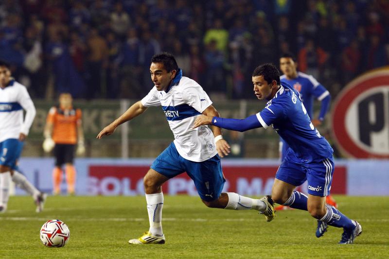 Eugenio Mena estaría interesado en volver a U de Chile - Créditos: Agencia Uno