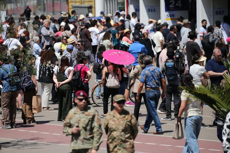 ATON - Largas filas marcaron el primer día de Elecciones 2024