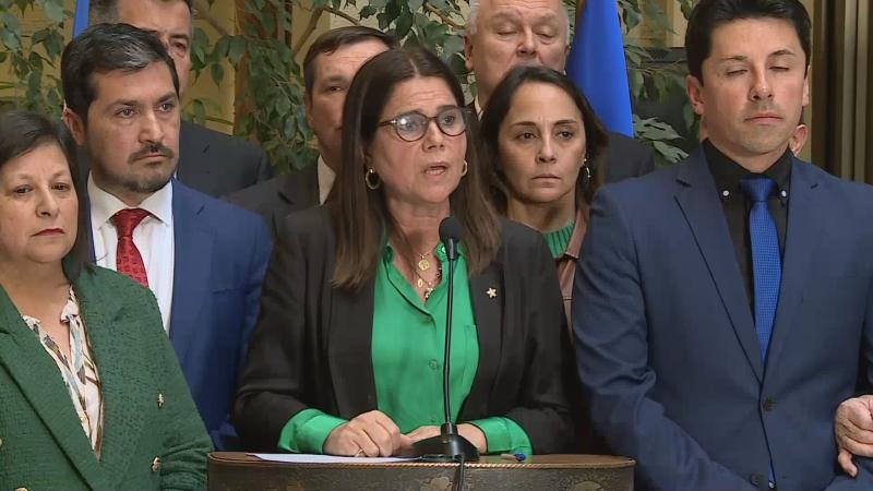 T13 - Diputados RN anuncian acusación contra el Presidente Boric