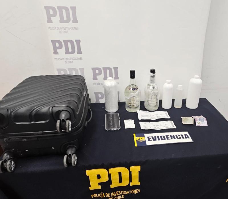 Seis botellas con metanfetamina - Cedida