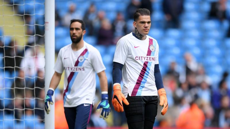 Claudio Bravo y Ederson. Crédito: Man City.