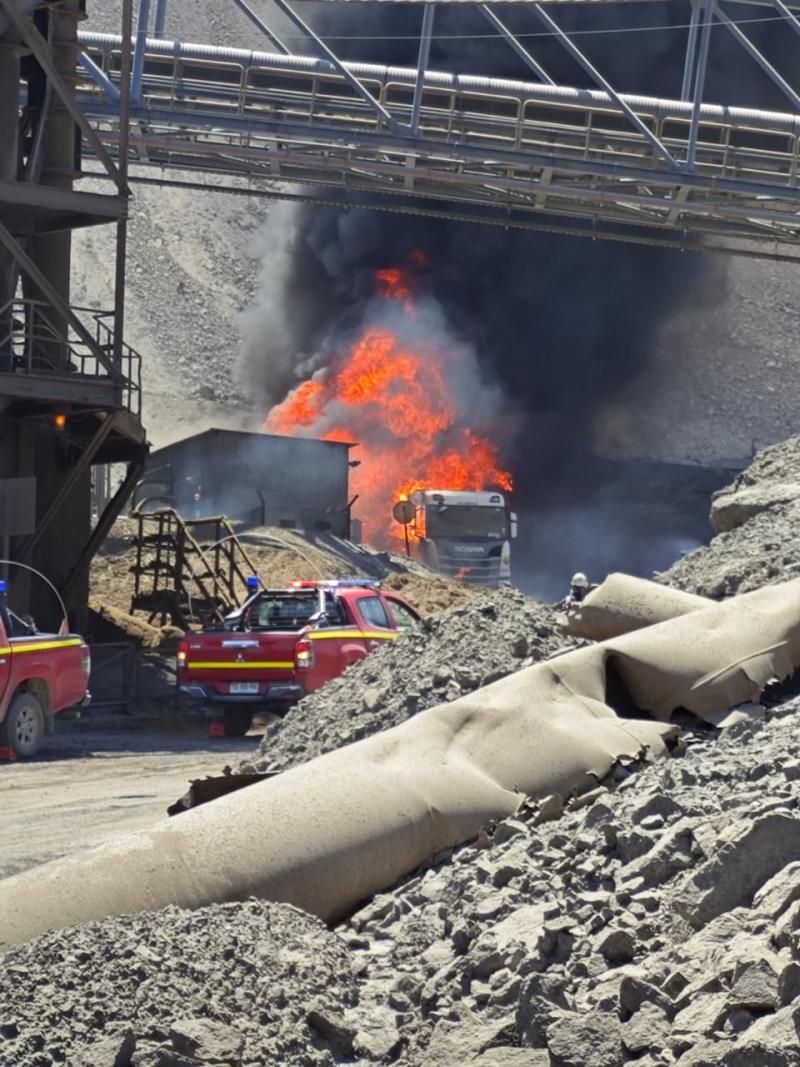 X @fdo2000 - Incendio en Chuquicamata