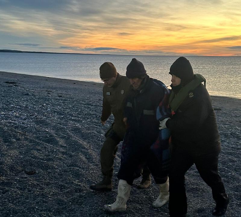 Rescate de pescador artesanal en San Gregorio | Carabineros