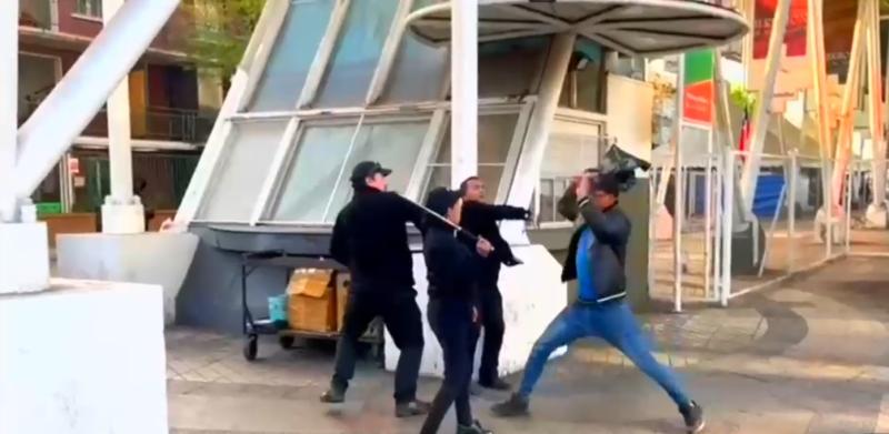 Canal 13 - Captan pelea entre guardias y supuesto vendedor ambulante en Estación Central