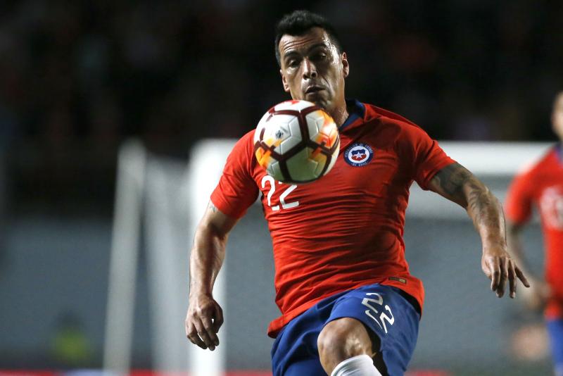 Esteban Paredes en la Roja. Crédito: Photosport.