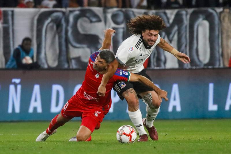 Colo Colo venció a U. La Calera y supera a U de Chile - Créditos: Photosport
