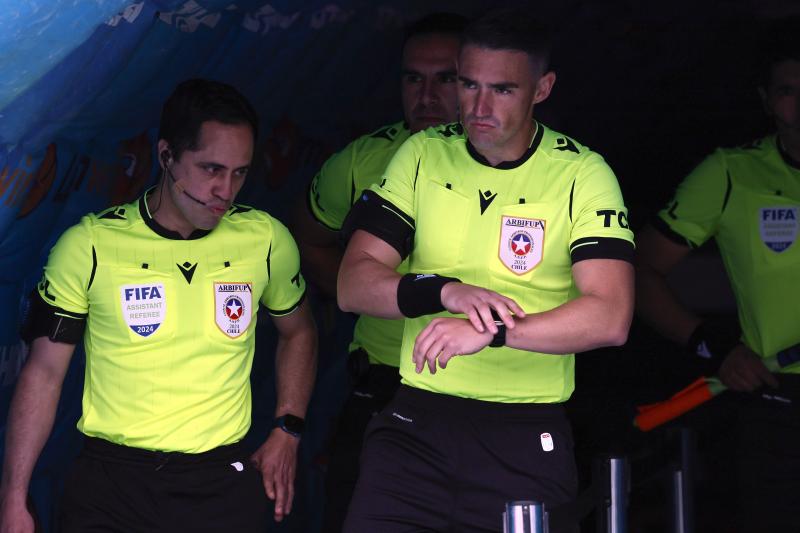 El árbitro hizo grave denuncia tras el partido de O'Higgins vs UC - Crédito: Photosport