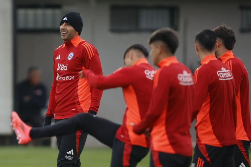 Guillermo Maripán será el nuevo capitán de la Roja - Crédito: Photosport