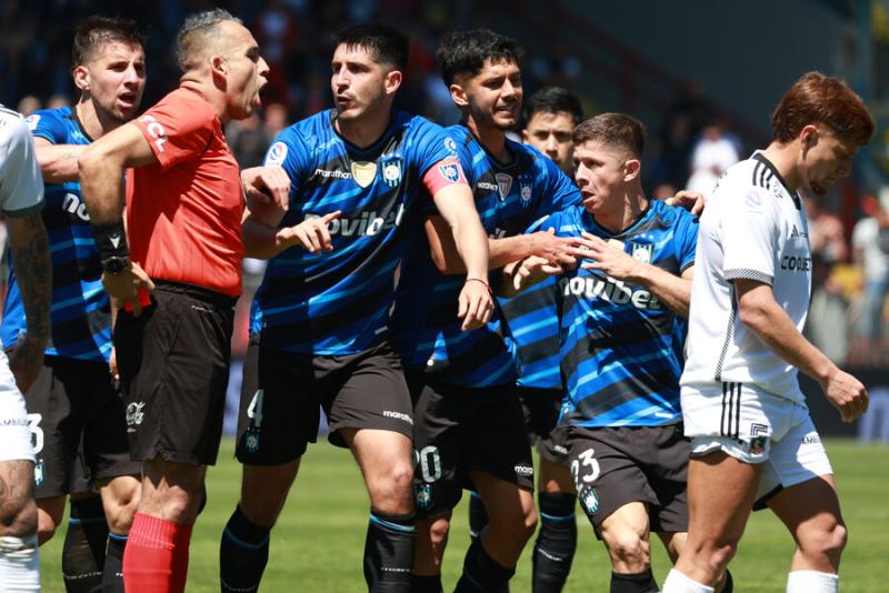 Hinchas de U de Chile explotan por penal no cobrado a Colo Colo - Créditos: Photosport