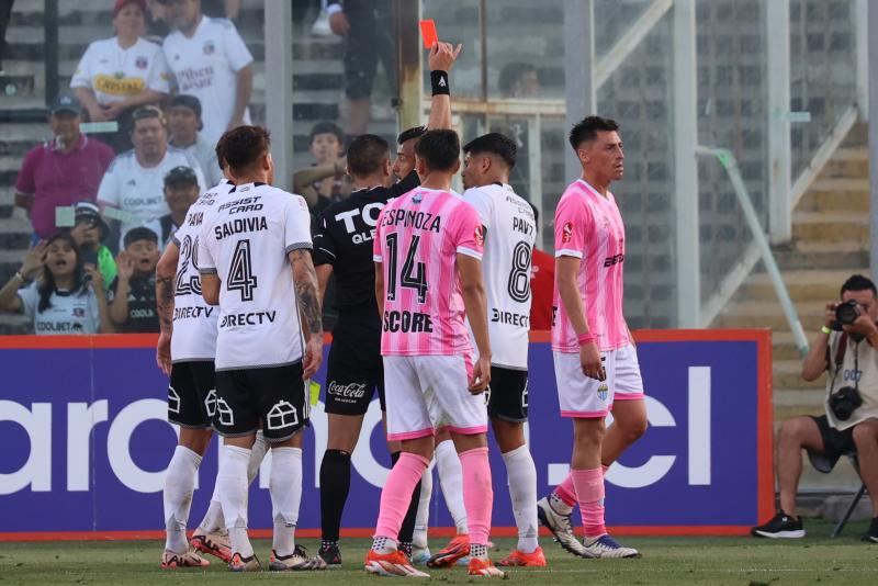 Las expulsiones marcaron el 0-0 entre Colo Colo y Magallanes - Créditos: Photosport