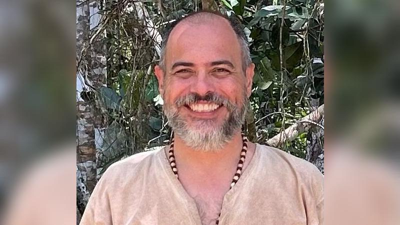 César "Rumi" Ahumada, el "terapeuta natural" - Manto Wasi