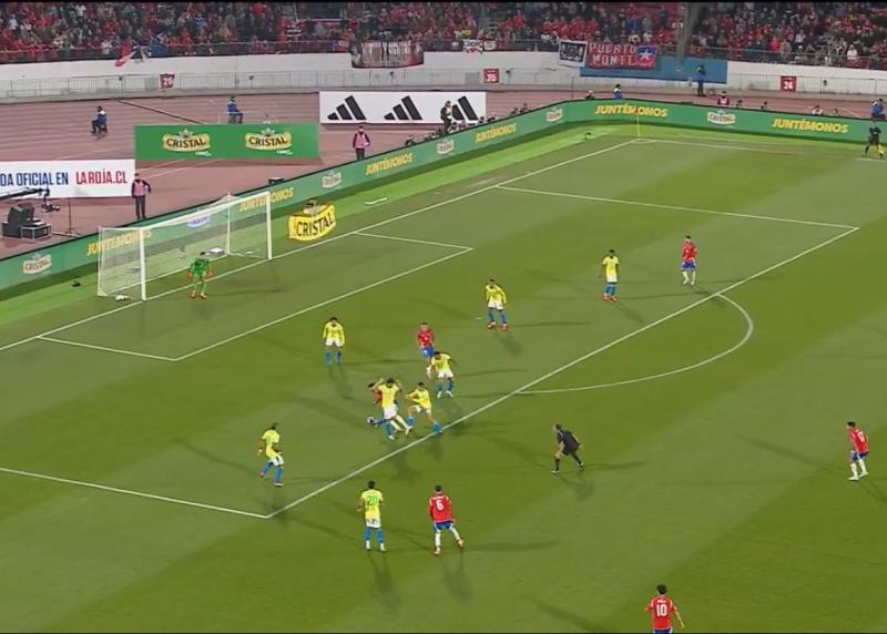 La polémica que marcó el primer tiempo entre Chile y Brasil - Crédito: Captura