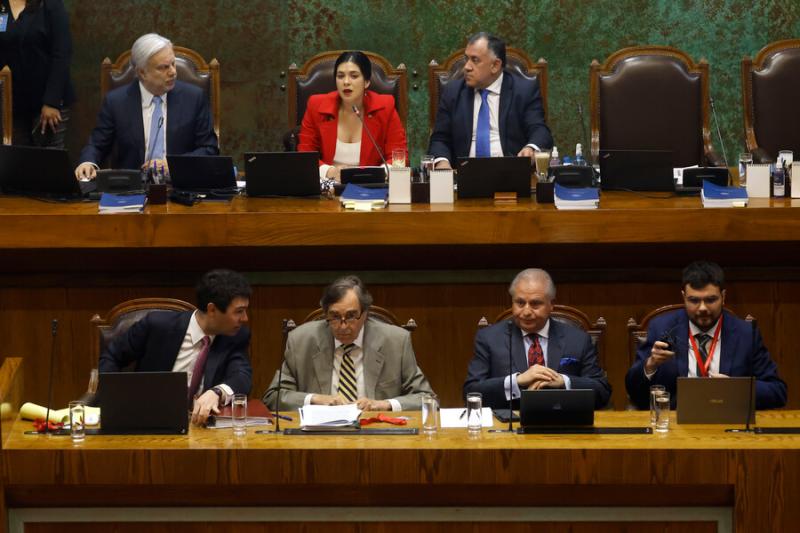 ATON - Acusación constitucional contra Muñoz y Vivanco