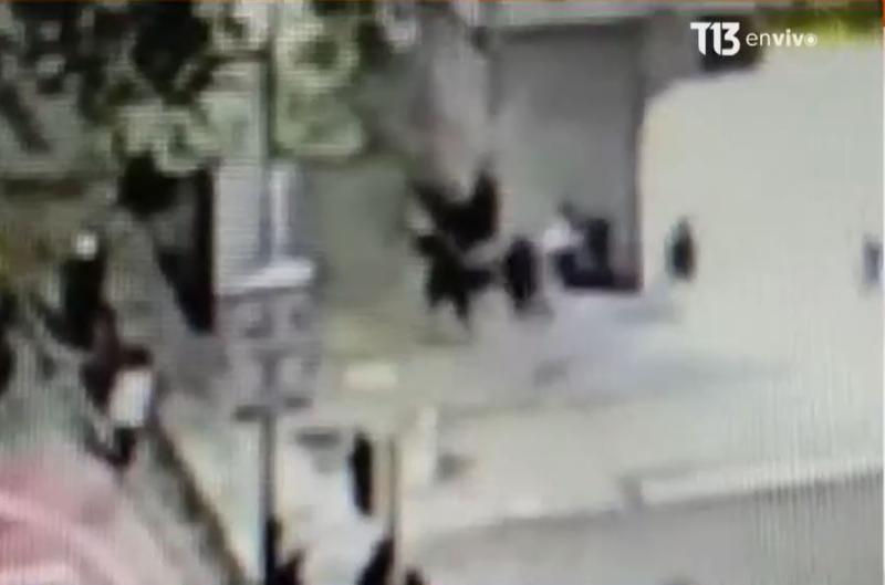 Momento del ataque a joven asesinado en la Alameda quedó grabado