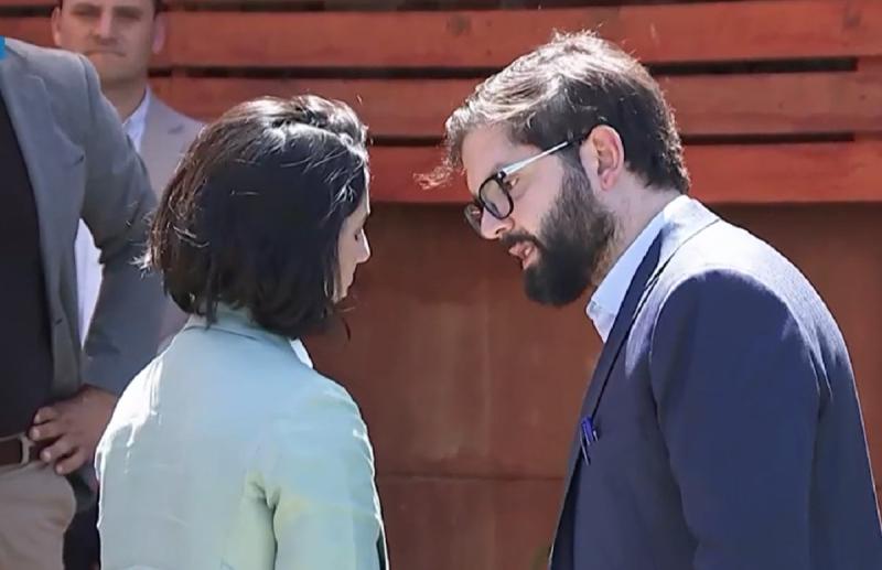 T13 - Presidente Boric y su jefa de prensa Nicole Vergara