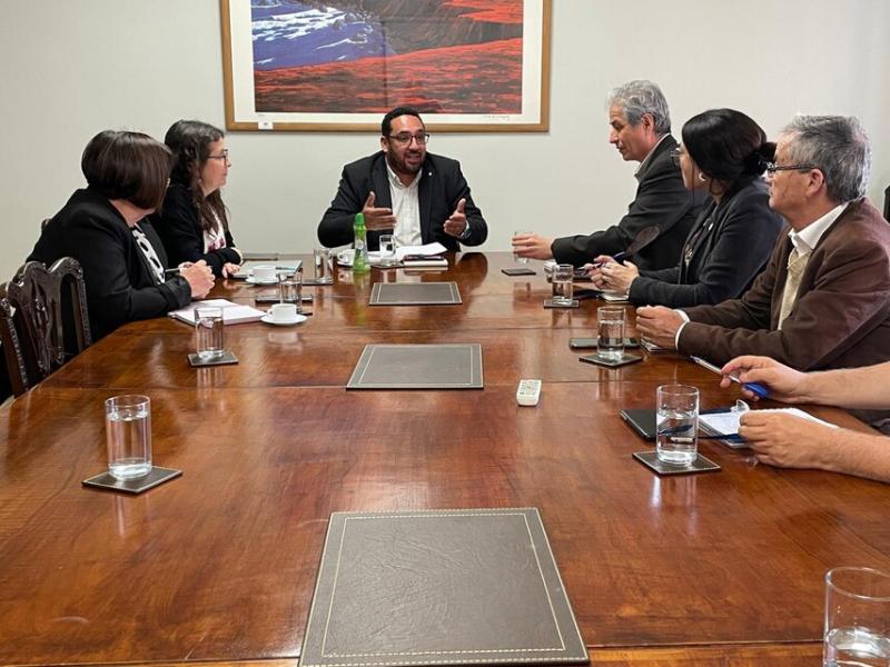 ATON - Gobierno y Colegio de Profesores discuten sobre deuda histórica