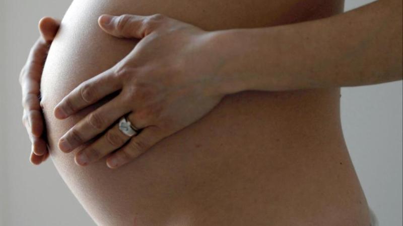 Reuters (referencial) - Dio a luz en el piso y en el baño: Revelan detalles de caso de mujer que tenía cuatro fetos en su refrigerador