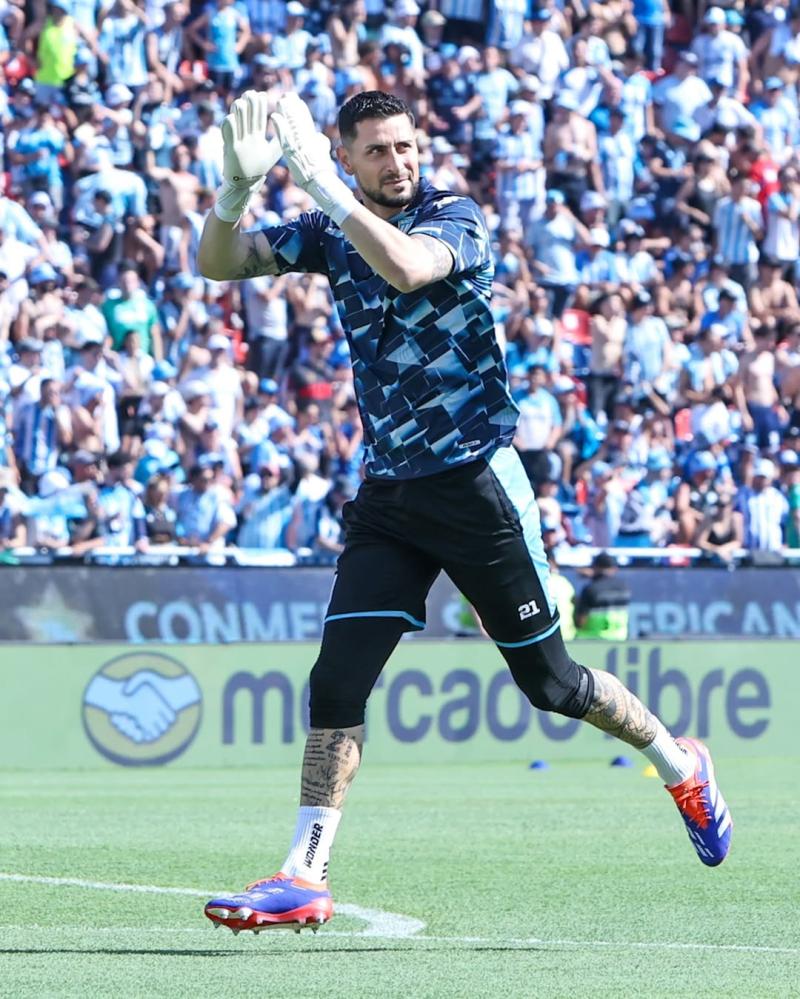 Gabriel Arias fue titular y capitán de Racing en la final de la Copa Sudamericana - Créditos: @racingclub