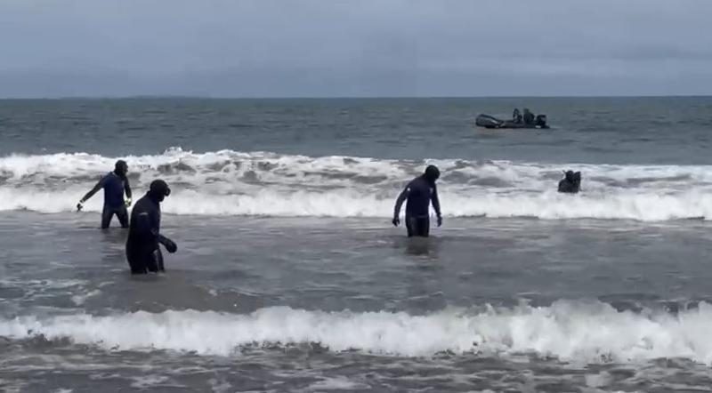 Encuentran cuerpo en sector Playa Blanca de Coronel en medio de búsqueda de bañista desaparecido