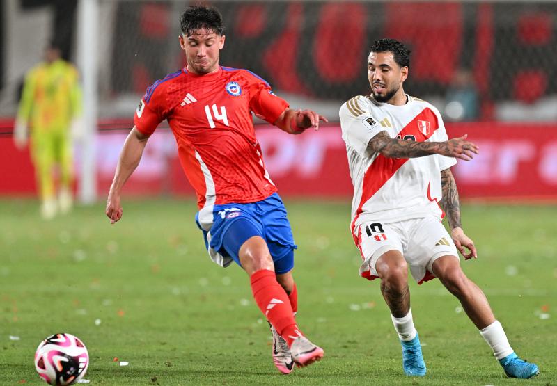Felipe Loyola quedó suspendido para el duelo de la Roja y Venezuela - Crédito: AFP