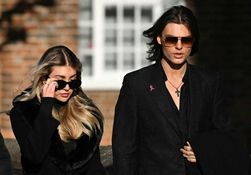 AFP - Kate Cassidy y Damian Hurley en funeral de Liam Payne